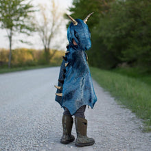Charger l'image dans la galerie, DEGUISEMENT capet DRAGON de la nuit étoilée 7-8 ans