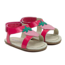 Charger l'image dans la galerie, First Kicks - FRAISE - Strawberry 6-9 mois
