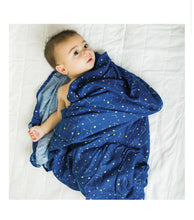 Charger l&#39;image dans la galerie, Couverture à langer - 120x120 cm Swaddle blanket CONSTELLATION
