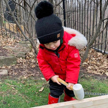 Charger l&#39;image dans la galerie, Tuque tricot à pompom 0-6 mois
