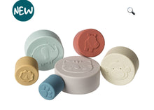 Charger l&#39;image dans la galerie, Jouet Trieur de formes et empilable - Simply Silicone CUPS
