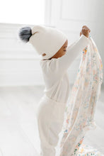 Charger l&#39;image dans la galerie, Bonnet tuque avec pompon en tencel COCONUT MILK 6-12 mois
