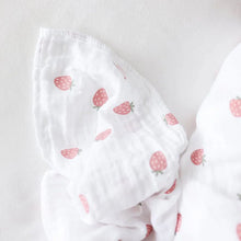 Charger l&#39;image dans la galerie, FRAISES - Couverture en mousseline OU pour emmailloter - Swaddling blanket
