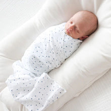 Charger l'image dans la galerie, ÉTOILES - Couverture en mousseline OU pour emmailloter - Swaddling blanket
