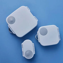 Charger l'image dans la galerie, Boîte a collation Anti-fuite - 2 compartiments - Sans BPA va au lave-vaisselle et au congélateur CHILL OUT BLUE - 355 ml

