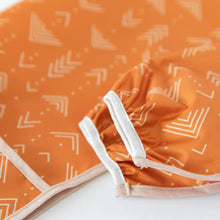 Charger l&#39;image dans la galerie, Bavoir manches longues ALL BROWN 6-24 mois
