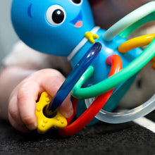 Charger l'image dans la galerie, Hochet et anneau de dentition OCTOPUS - Ocean Explorer - Opus's Shake and Soothe Teether Toy and Rattle

