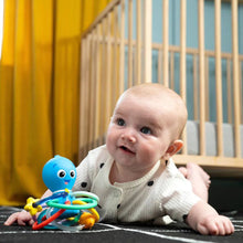 Charger l&#39;image dans la galerie, Hochet et anneau de dentition OCTOPUS - Ocean Explorer - Opus&#39;s Shake and Soothe Teether Toy and Rattle
