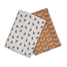 Charger l&#39;image dans la galerie, OISEAUX et MOUTARDE - Paquet de 2 Couvertures legeres OU pour emmailloter - Swaddling blanket MUDCLOTH + BLACK BIRDS
