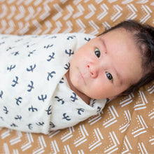 Charger l&#39;image dans la galerie, OISEAUX et MOUTARDE - Paquet de 2 Couvertures legeres OU pour emmailloter - Swaddling blanket MUDCLOTH + BLACK BIRDS
