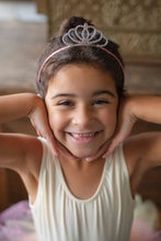 Charger l'image dans la galerie, Bandeau de tête diademe COURONE TIARA Boutique Treat Headband
