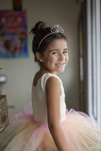 Charger l'image dans la galerie, Bandeau de tête diademe COURONE TIARA Boutique Treat Headband
