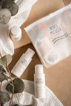Charger l'image dans la galerie, Ensemble CADEAU 5 pcs Bébé en voyage - Lotion + shampooing + gel nettoyant + crème de change + lingette
