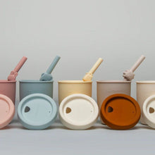 Charger l&#39;image dans la galerie, Verre avec couvercle et paille en silicone - Kids&#39; cup with straw - BUNNY
