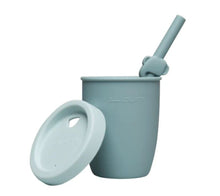 Charger l&#39;image dans la galerie, Verre avec couvercle et paille en silicone - Kids&#39; cup with straw - ELEPHANT
