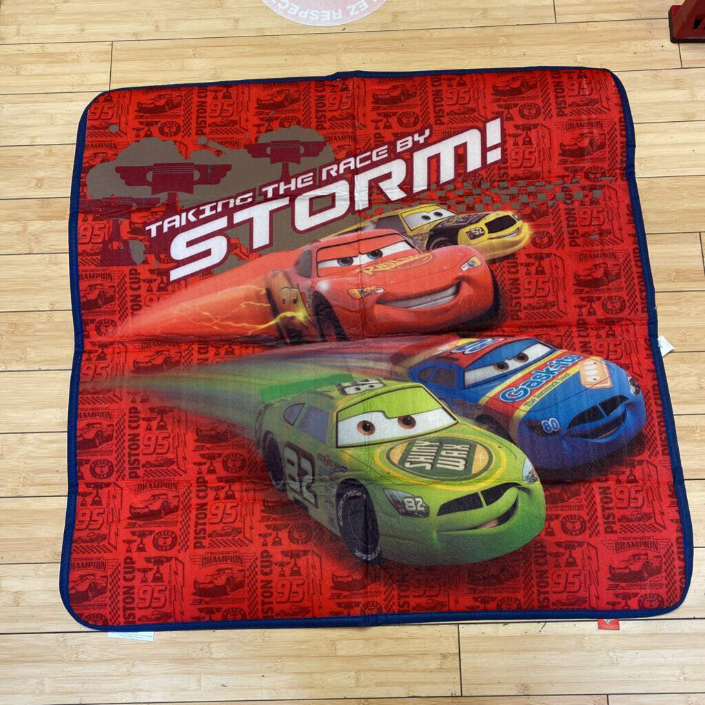 Tapis d'activite Disney CARS 91.44 x 91.44 cm