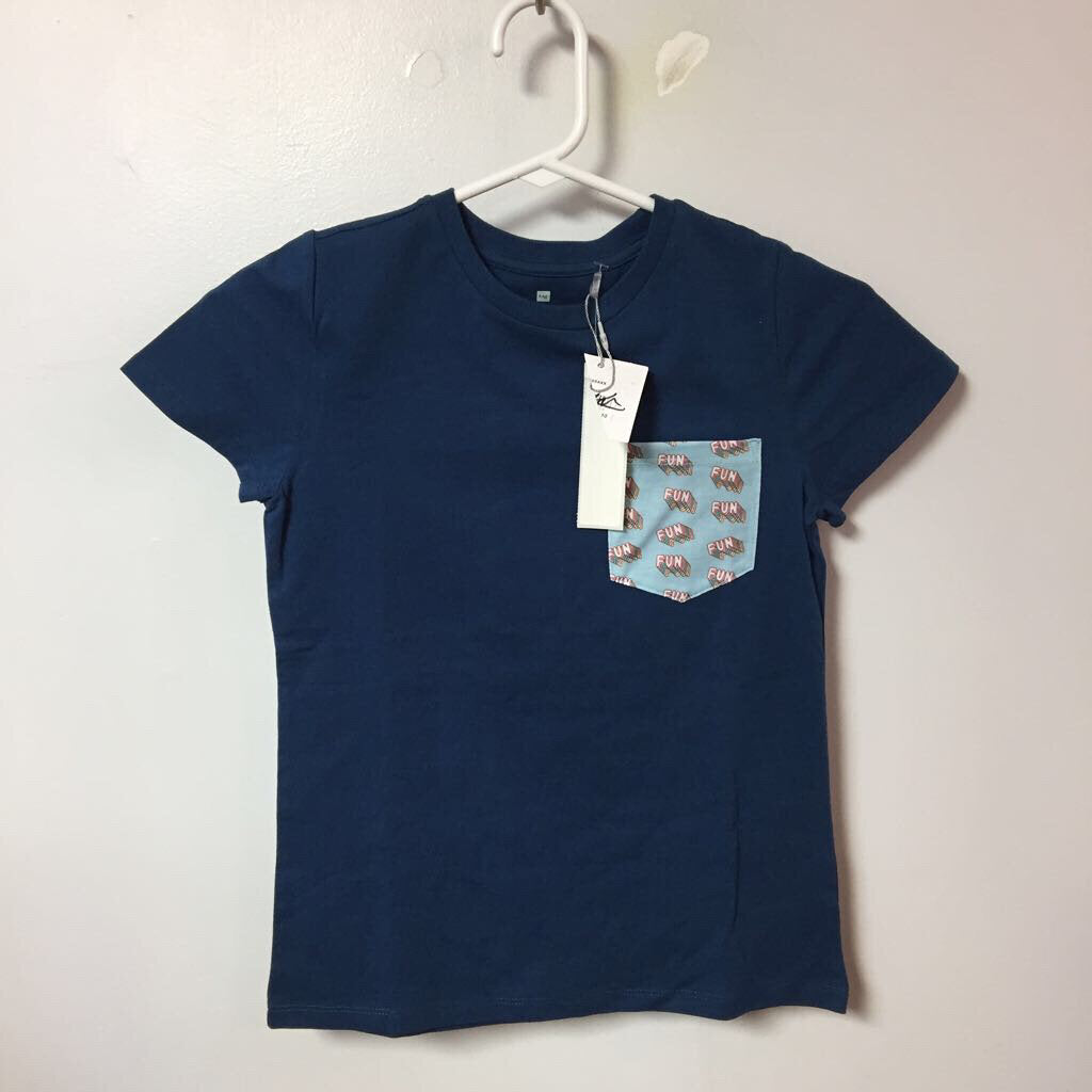 NEUF T shirt - 10 ans