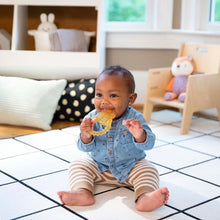 Charger l&#39;image dans la galerie, Jouet de dentition - Cool Bite Water Teether BOMBY
