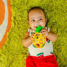 Charger l&#39;image dans la galerie, Jouet de entition ANANAS - Hold my own easy grasp teether toy PINEAPPLE 4&#39;&#39;
