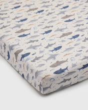 Charger l&#39;image dans la galerie, Drap contour pour lit de bébé / basinette - SHARKS

