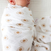 Charger l&#39;image dans la galerie, SOLEILS - Couverture en mousseline OU pour emmailloter - Swaddling blanket SUNS
