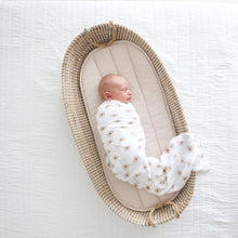 Charger l&#39;image dans la galerie, SOLEILS - Couverture en mousseline OU pour emmailloter - Swaddling blanket SUNS
