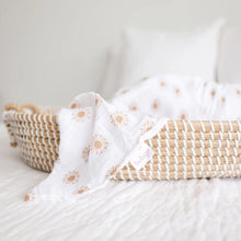 Charger l&#39;image dans la galerie, SOLEILS - Couverture en mousseline OU pour emmailloter - Swaddling blanket SUNS
