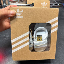Charger l&#39;image dans la galerie, NEUF Chaussures nourrissons +/- 0-3 mois
