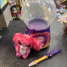Charger l&#39;image dans la galerie, JOUET RARE Mascotte dans sa boule de cristal fait SONS LUMIERES et BRUME
