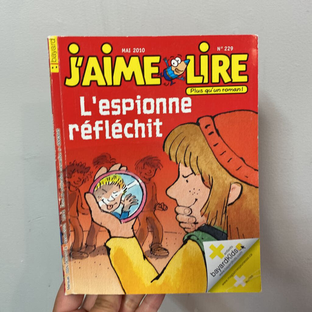 J'aime lire - L'espionne reflechit