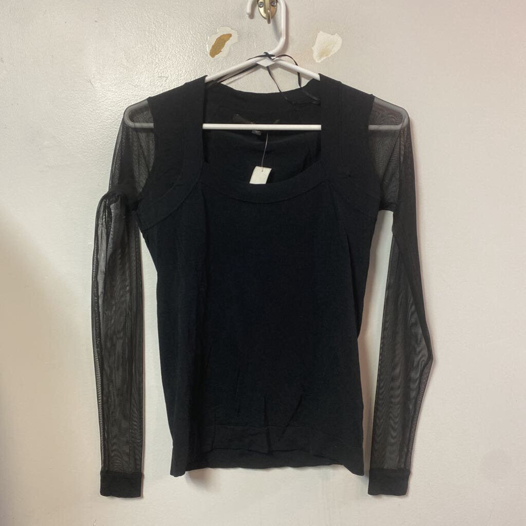 Haut manches longues TRES PETIT +/- 12-14 ans