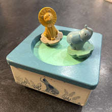 Charger l&#39;image dans la galerie, Boite MUSICAL avec 2 petits animaux en BOIS
