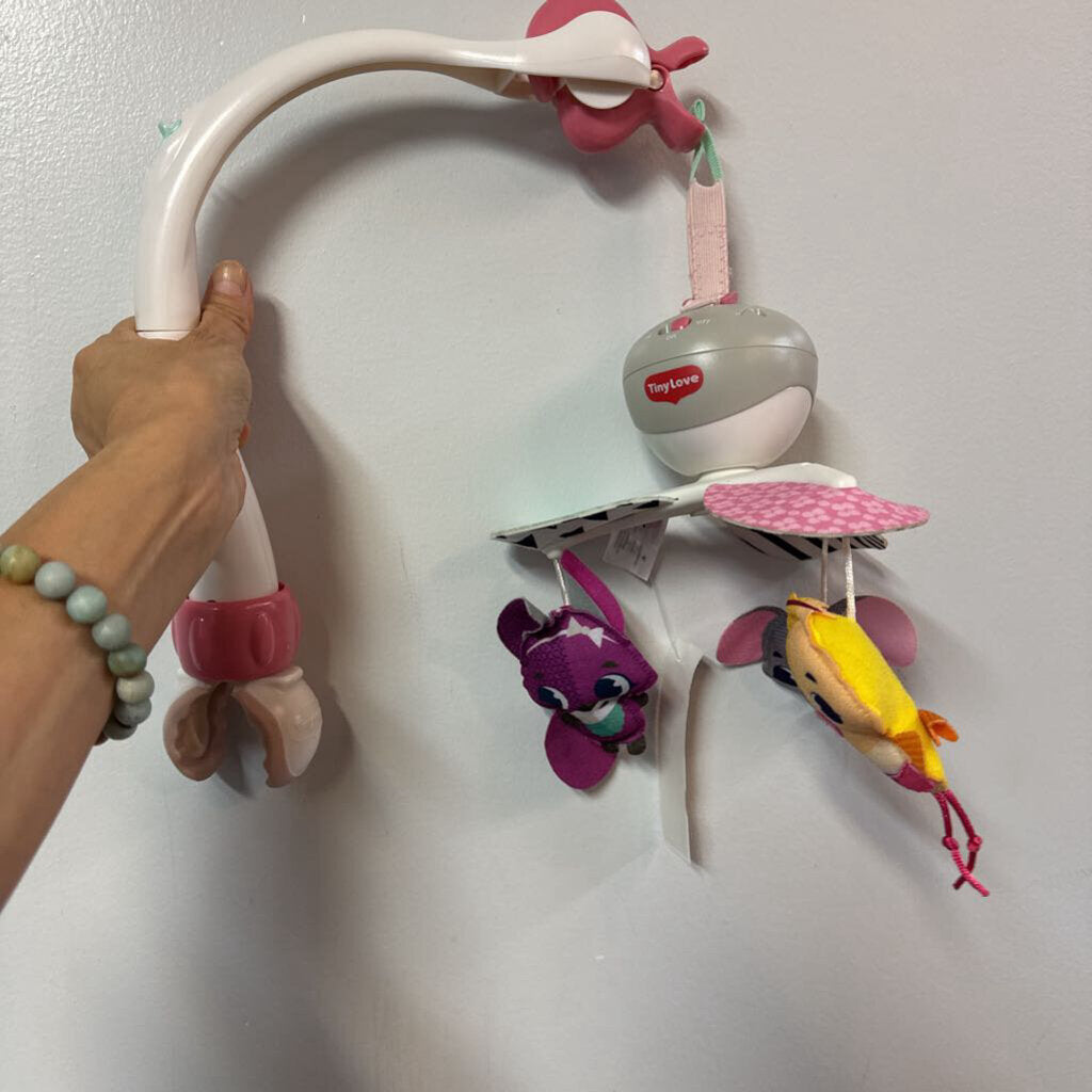 Mobile compact avec 3 jouets suspendus