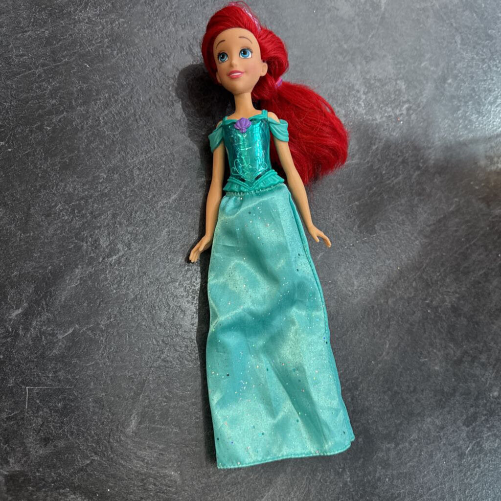Poupee (pas de chaussures) PRINCESSE Petite Sirene
