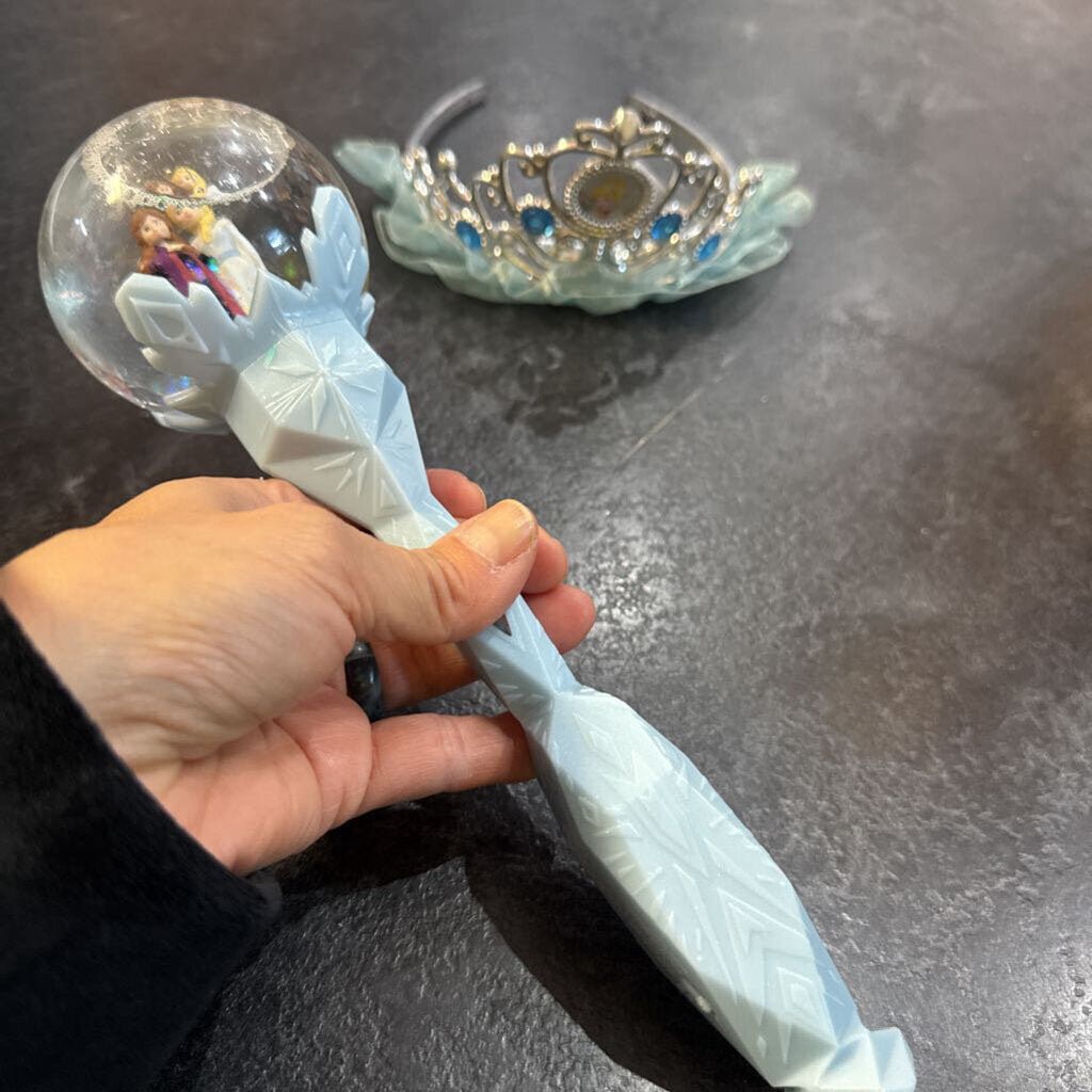 DEGUISEMENT Lot de 2 acces princesse Courone Cendrillon + Baguette qui CHANTE Frozen