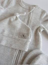 Charger l&#39;image dans la galerie, Bonnet - Waffle Baby Hat 4-12 mois
