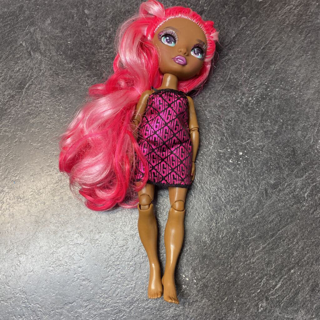 Poupee chevaux rose + robe rose noir ( pas chaussures)