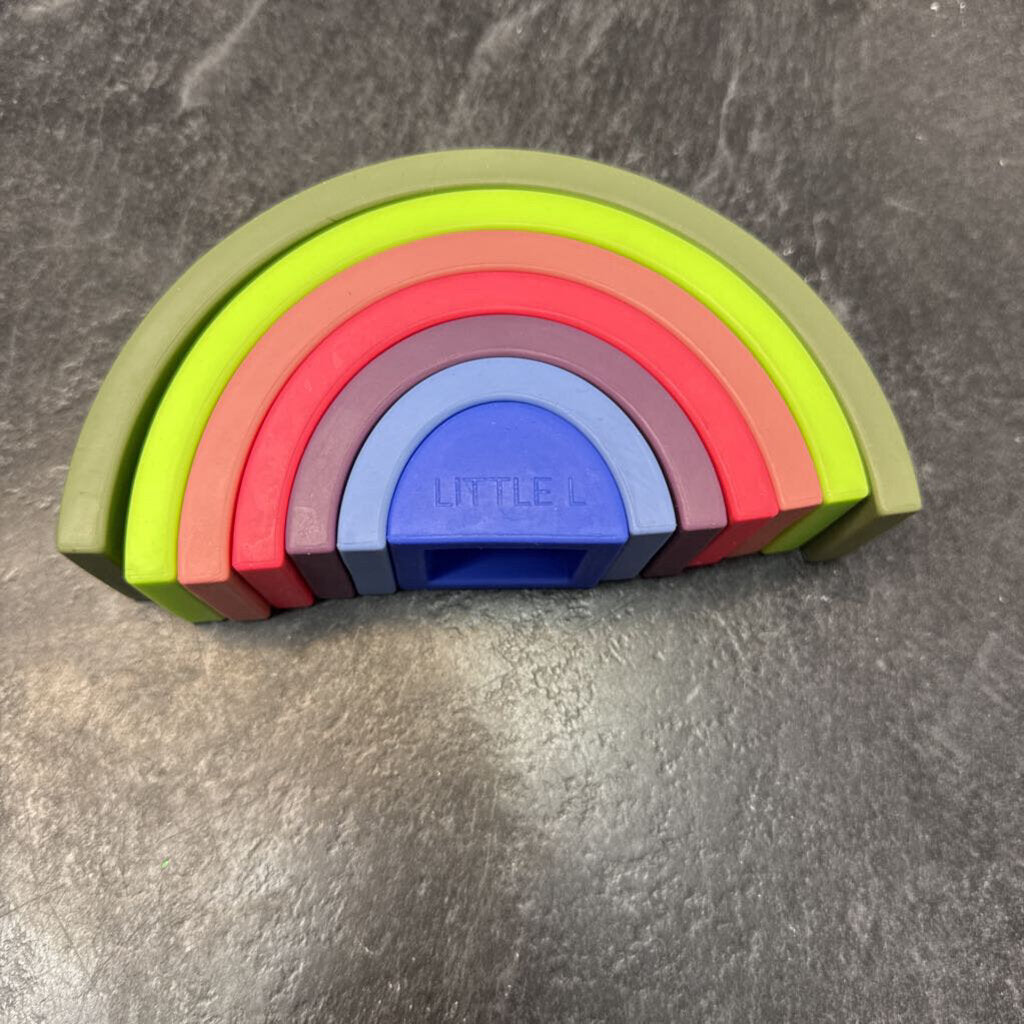 COMPLET jouet a empiler 7 pcs arc-en-ciel en SILICONE