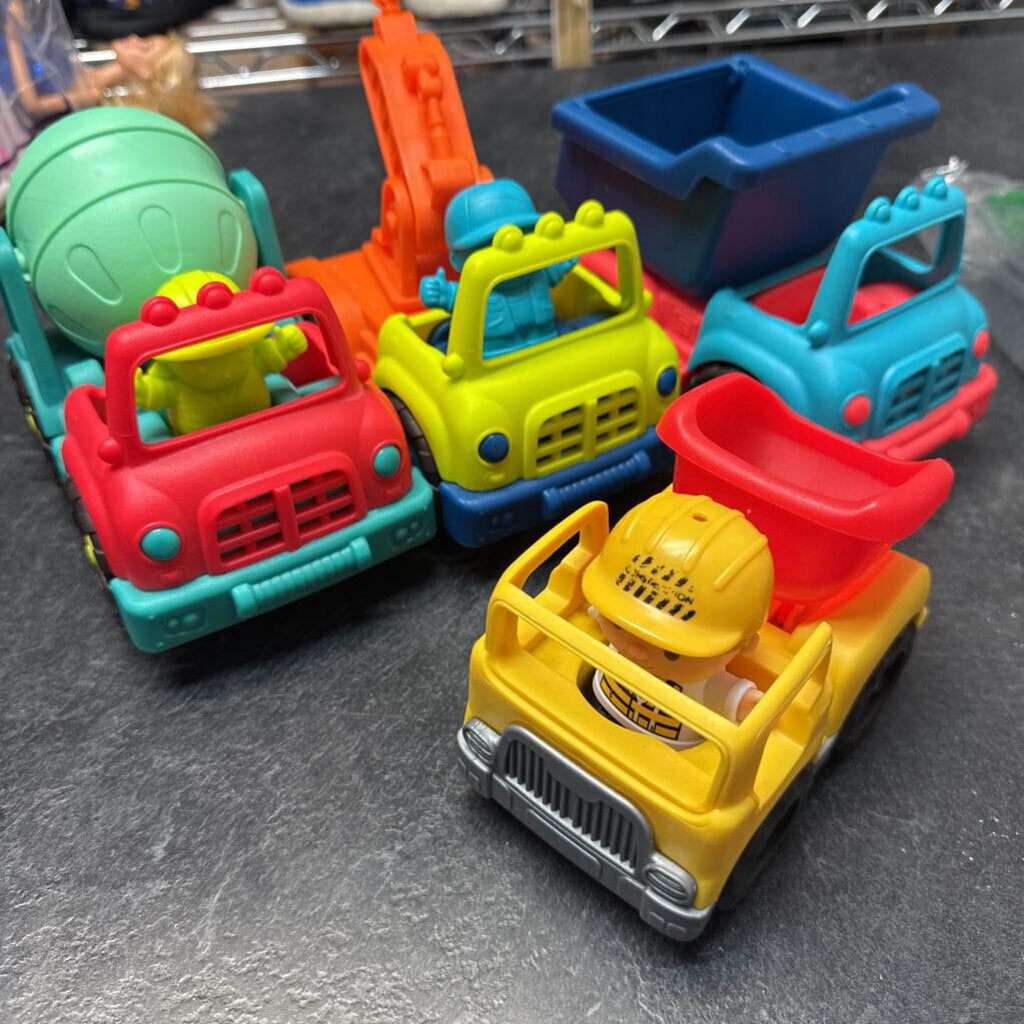 lot de 4 camions de construction + 2 figurines