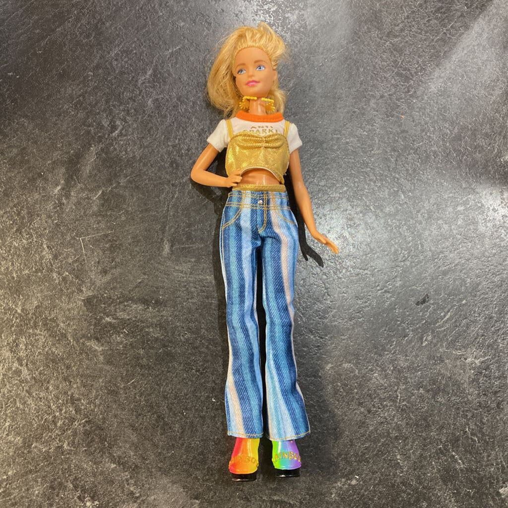 Pouppe BARBIE chevaux blonde jeans bleu + t shirt + bottes