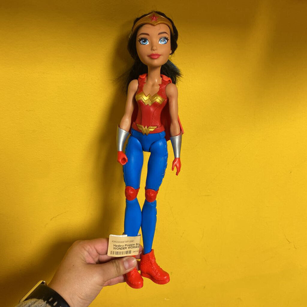 Pouppe Style Barbie chevaux noir WONDER WOMAN