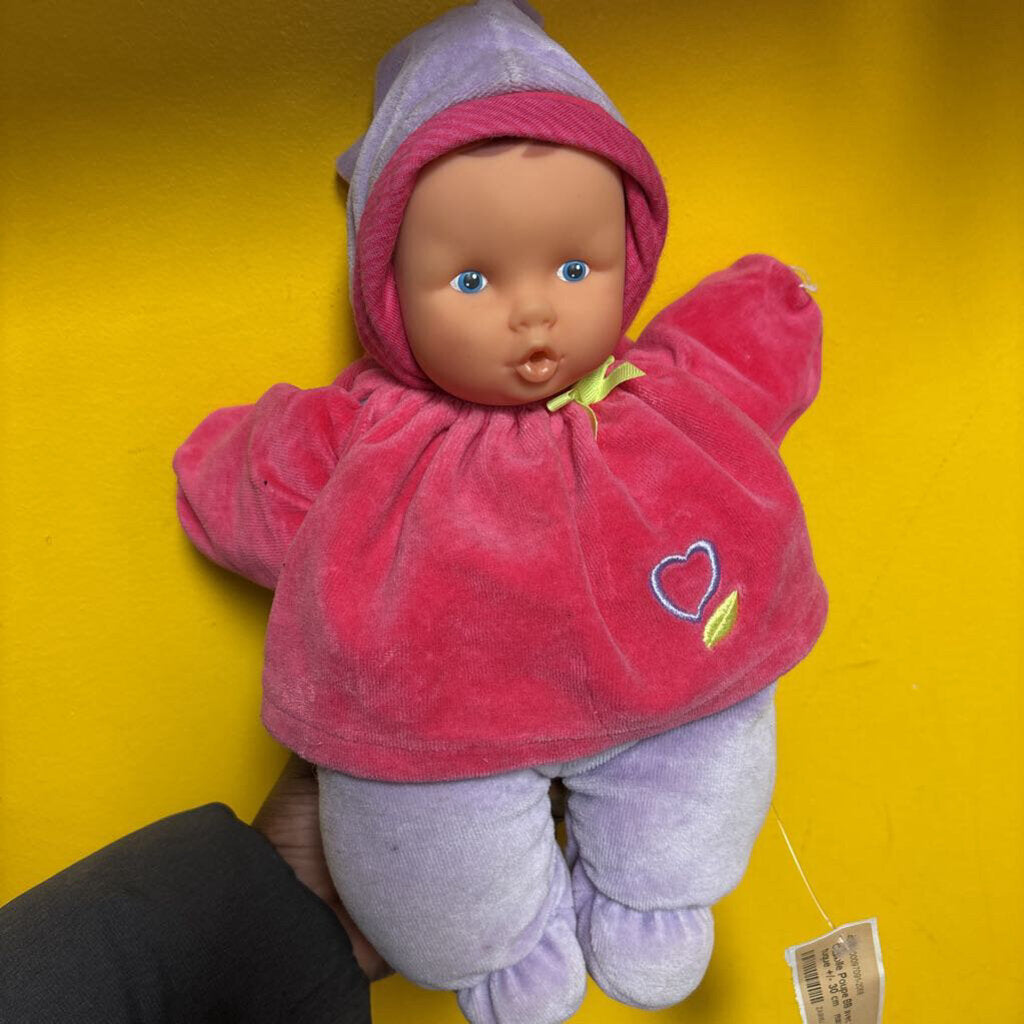 Poupe BB avec pyjama mauve rose et tuque +/- 30 cm