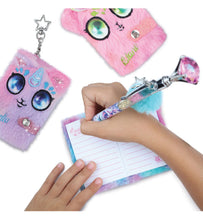 Charger l&#39;image dans la galerie, Mini carnet en peluche porte-clés
