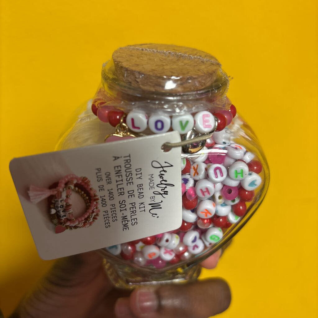 NEUF Ensemble a Bijoux dans perles dans sa boite de Cristal