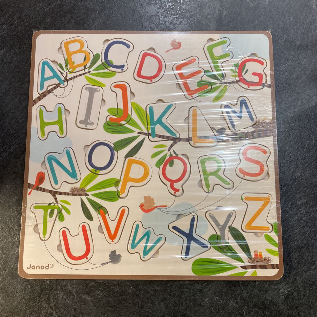 Casse tete alphabet sur planche EN BOIS