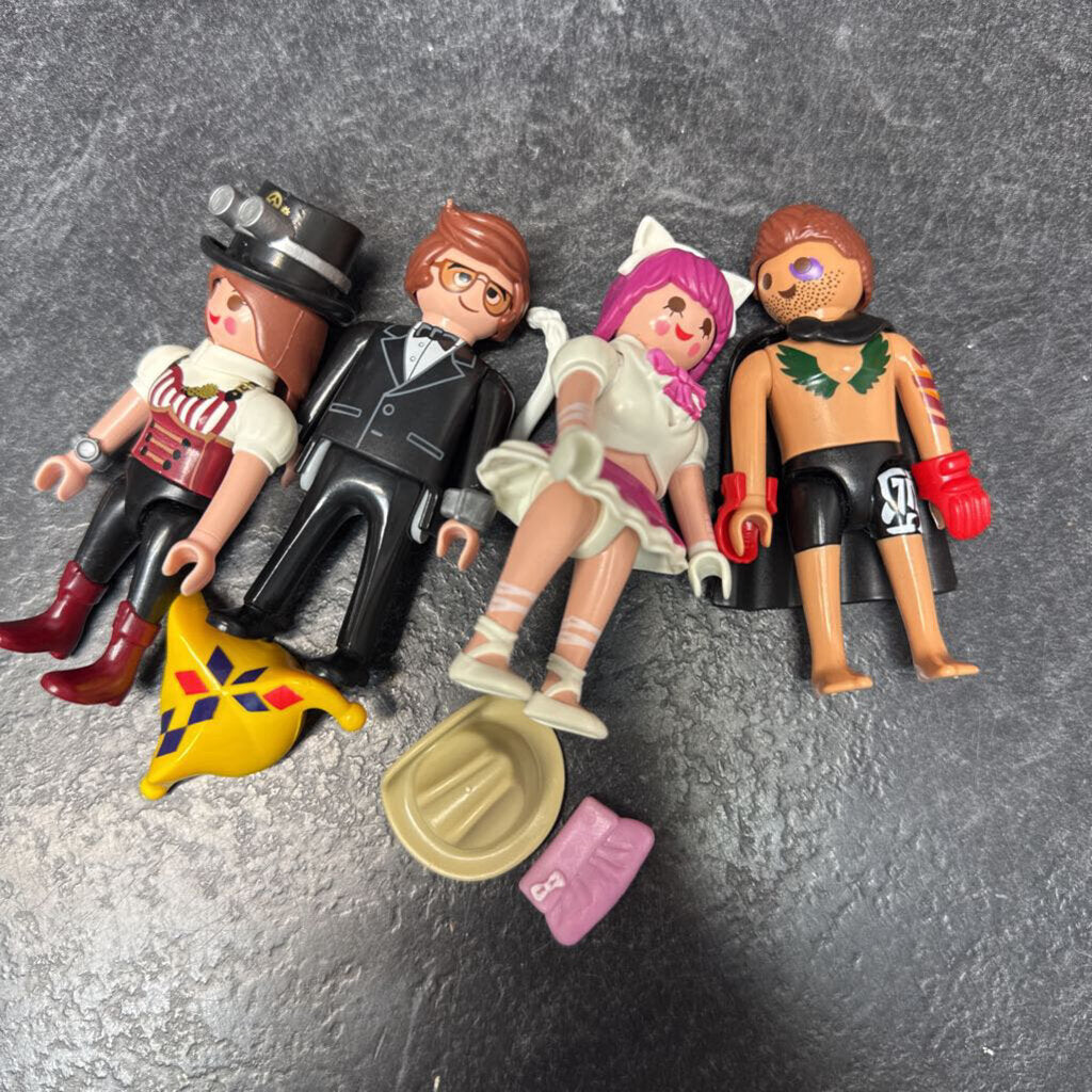 Lot de 4 figurines artistes de cirque