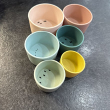 Charger l&#39;image dans la galerie, Jouet pour le bain Cups a empiler
