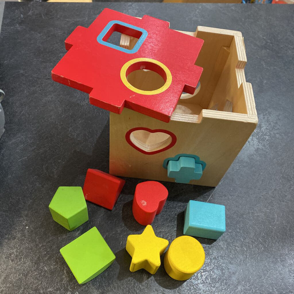 Cube trieur de formes EN BOIS