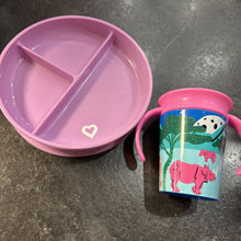 Charger l'image dans la galerie, Assiette a ventouse e 3 compartiments + tasse d'apprentissag
