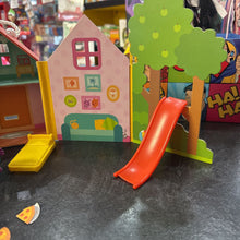 Charger l'image dans la galerie, PETITE Maissonette en CARTON + 2 figurines + 7 accessoires SAGO MINI
